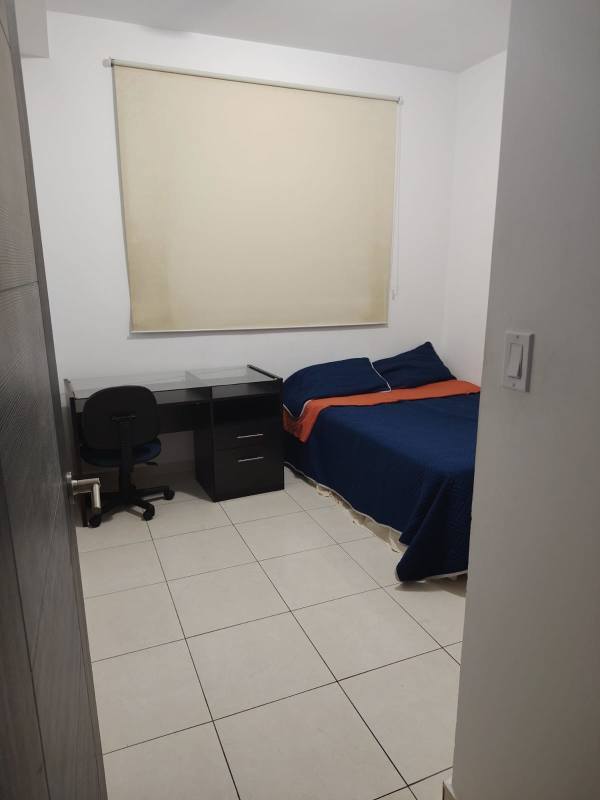 Modern bedroom with built-in closet and AC in PH Sabana Tower 12 de Octubre Panama