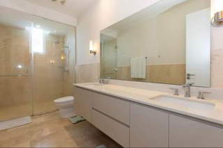 Beachfront Apartment for Sale in El Chirú - 3 bedrooms