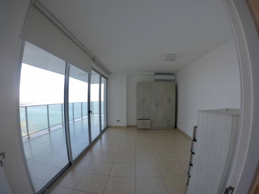 Oceanview 3BR Condo in PH Oasis Punta Pacífica