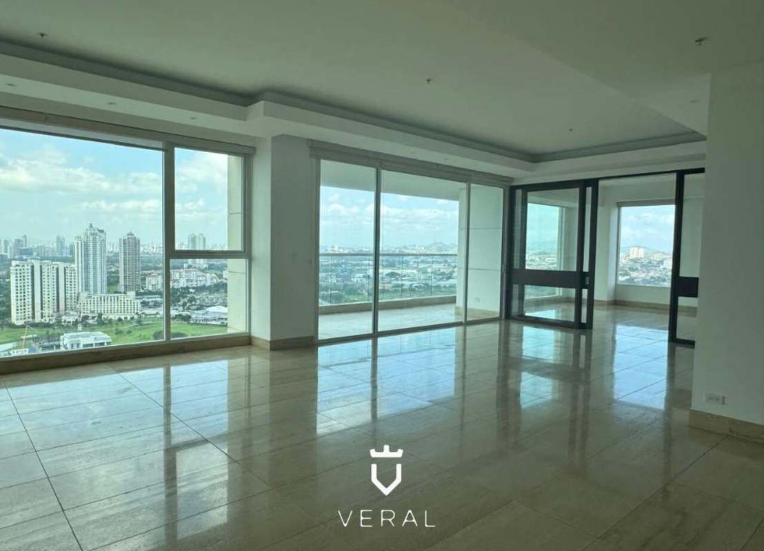 Luxury 3BR Apartment with Terrace PH Solana Santa Maria