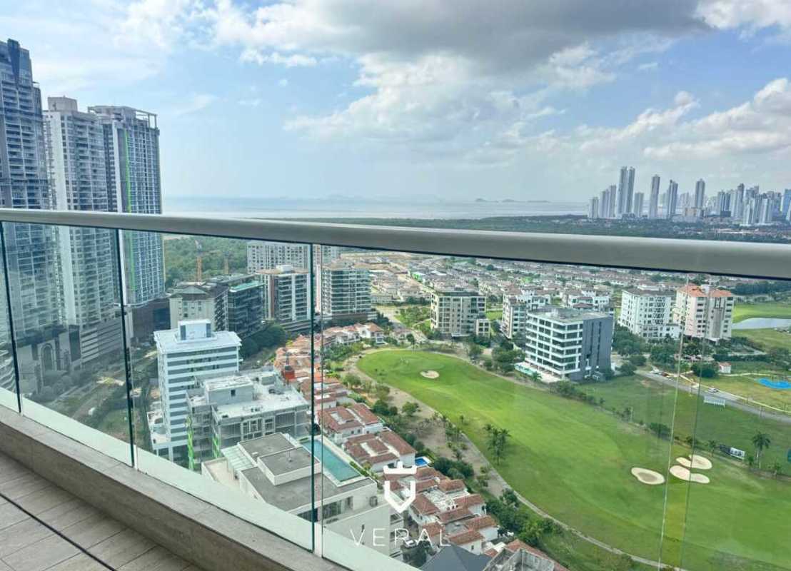 Stylish guest powder room with modern vanity in PH Solana Santa Maria