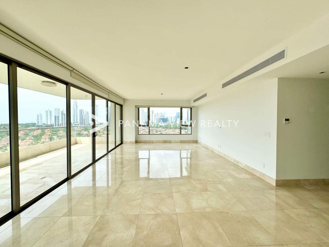 Luxury kitchen with island marble countertops PH GreenGarden Santa Maria Panama