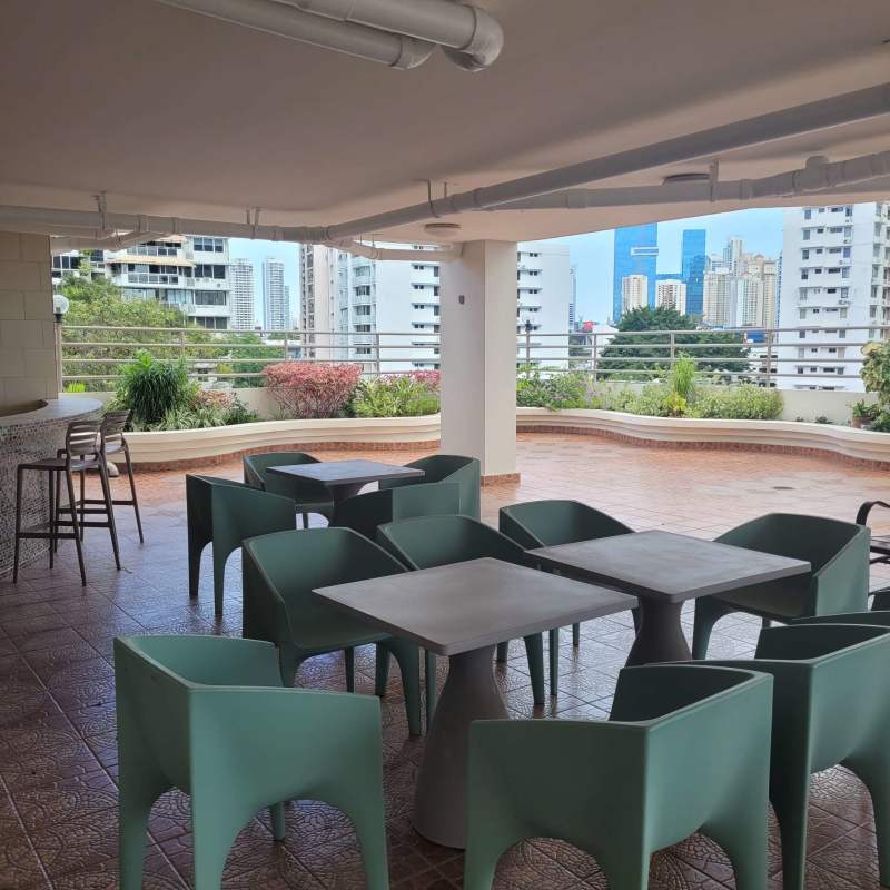 Spacious master bedroom with city views, AC, tile floor in PH Marbella Tower Panama