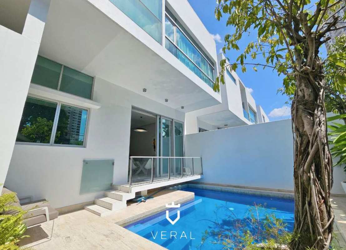 Luxury 4BR House with Pool in Altos del Golf Gated Community