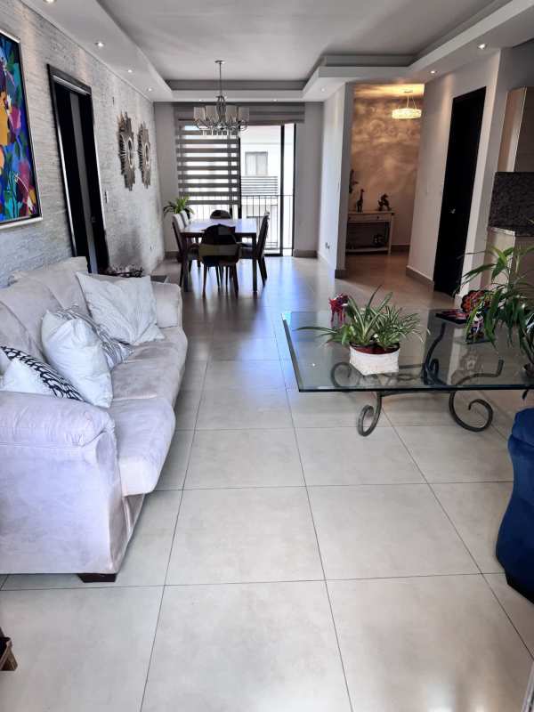 Spacious 3BR Apartment PH Albrook Tower with Garden Balcony