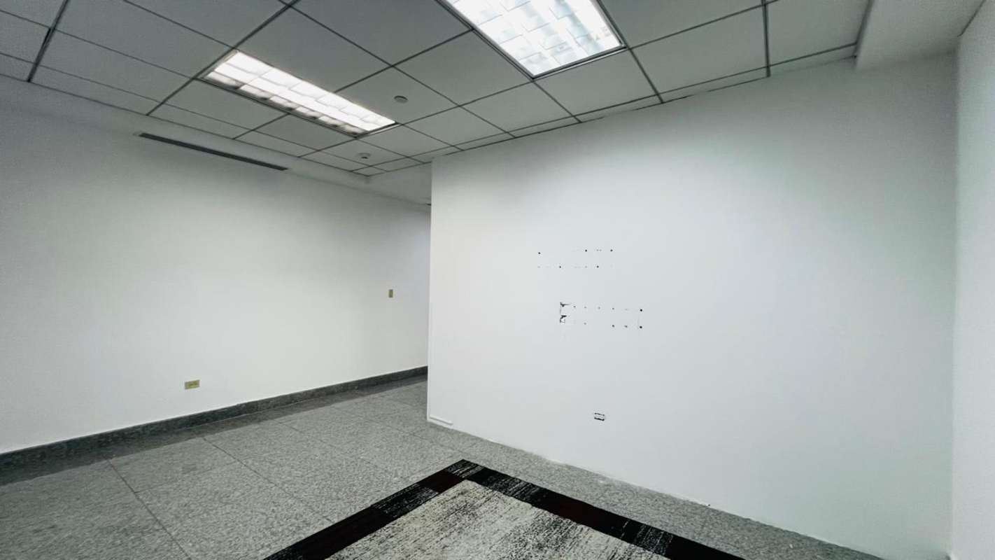 Open-plan office area with city views granite flooring PH Global Bank Tower Calle 50 Panama