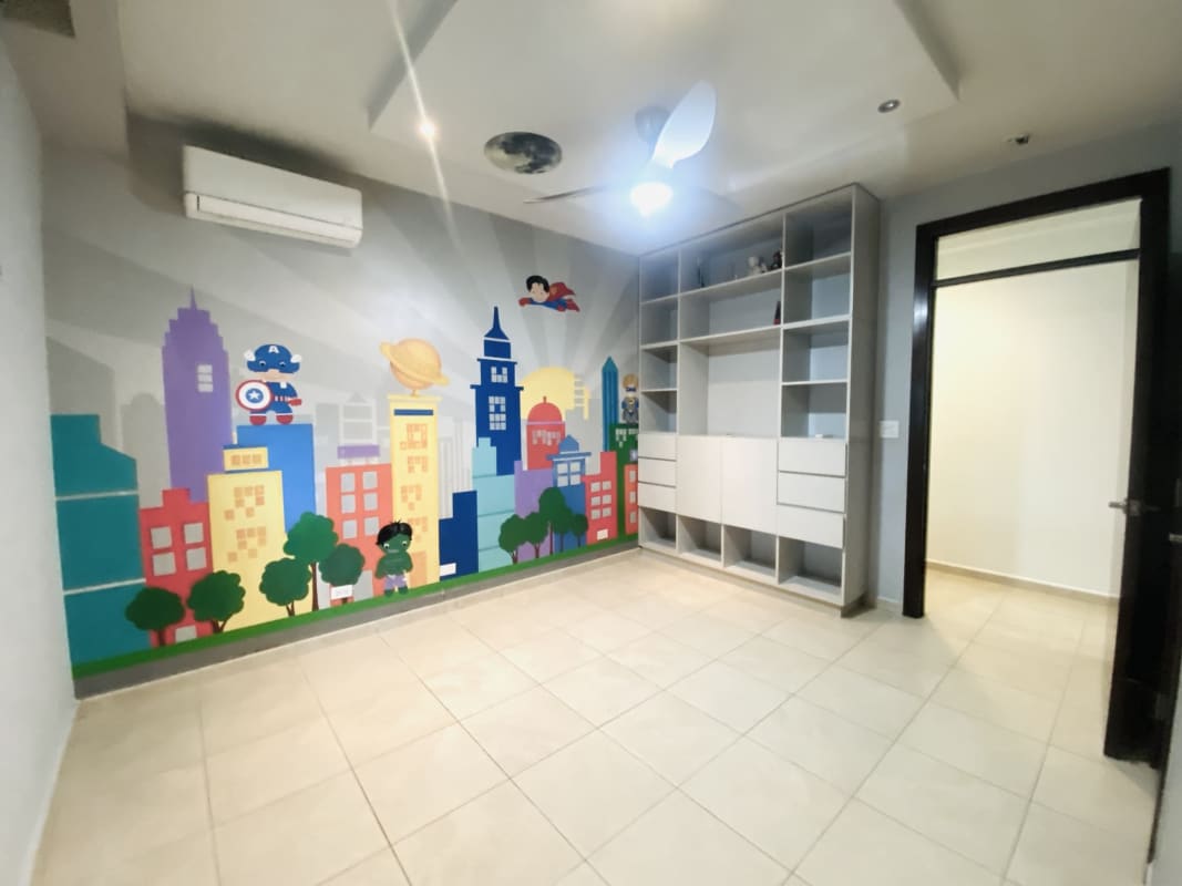 Master bedroom with ensuite, walk-in closet, AC and terrace view PH Costa del Este