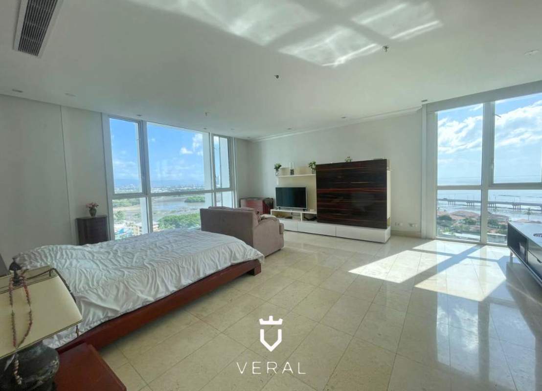 Modern bathroom marble tiles, double sinks in PH Santorini luxury condo Panama City