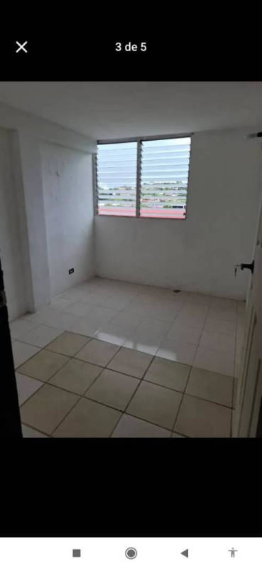 Empty second bedroom tiled floor large window closet PH La Colina Panama
