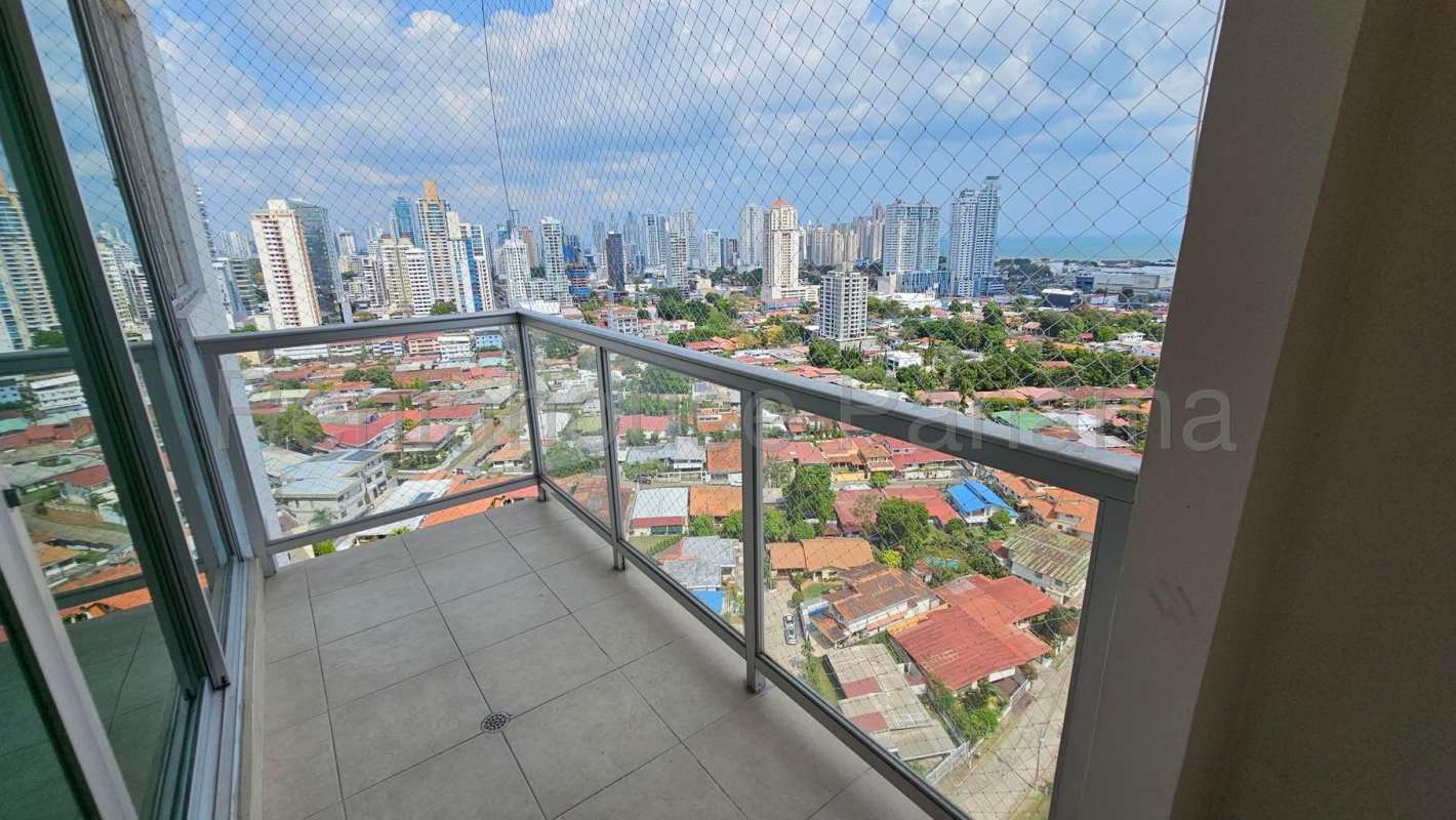 Private balcony overlooking Panama City skyline with partial ocean view PH Oasis Tower San Francisco