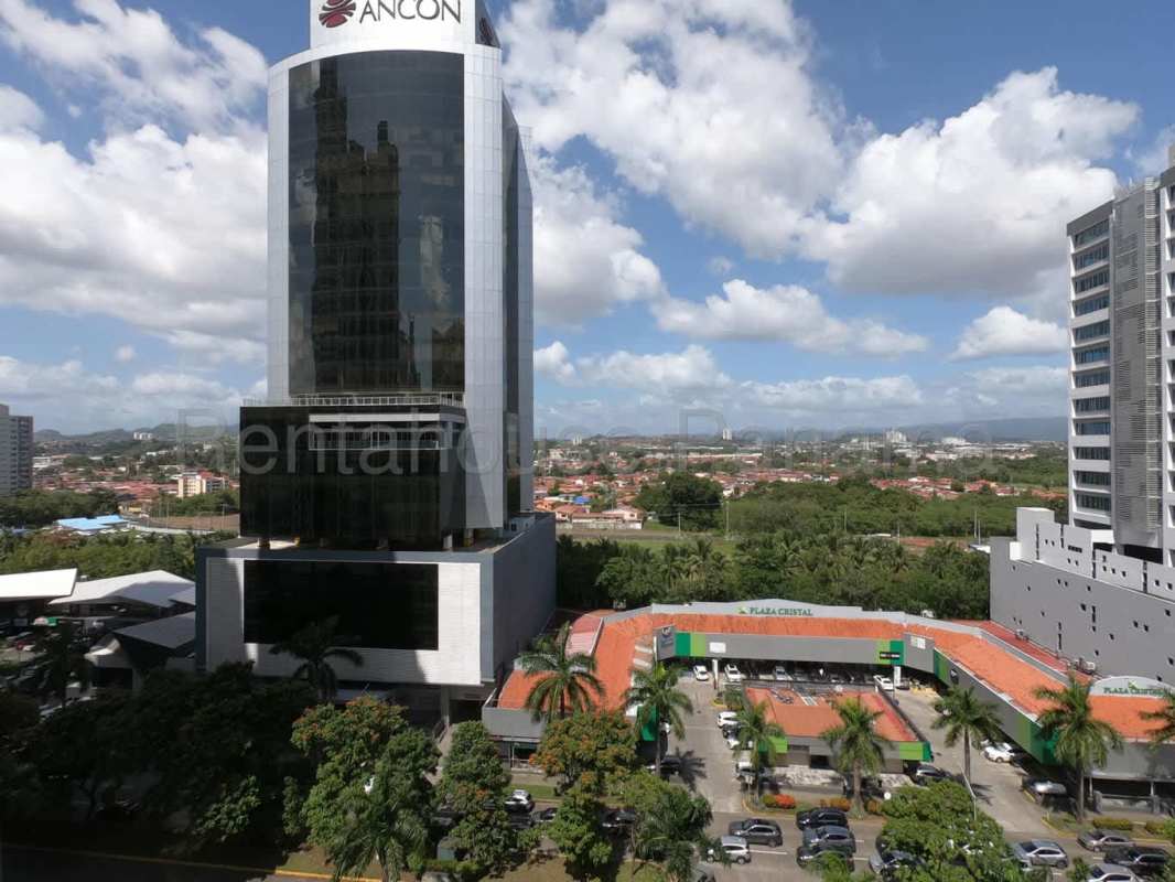 Bathroom with tiled shower and vanity in Green Bay Panama apartment