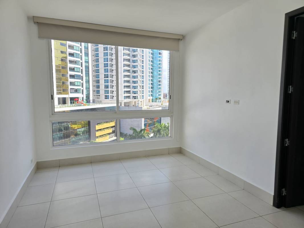Spacious walk-in closet with shelves and drawers PH Castellammare Costa del Este Panama