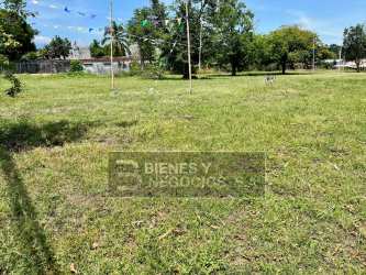 Corner commercial plot facing Panamericana highway ideal for retail or warehouse development