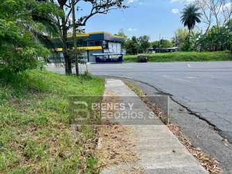 Prime vacant land at Panamericana highway Chiriquí close to La Concepción for sale