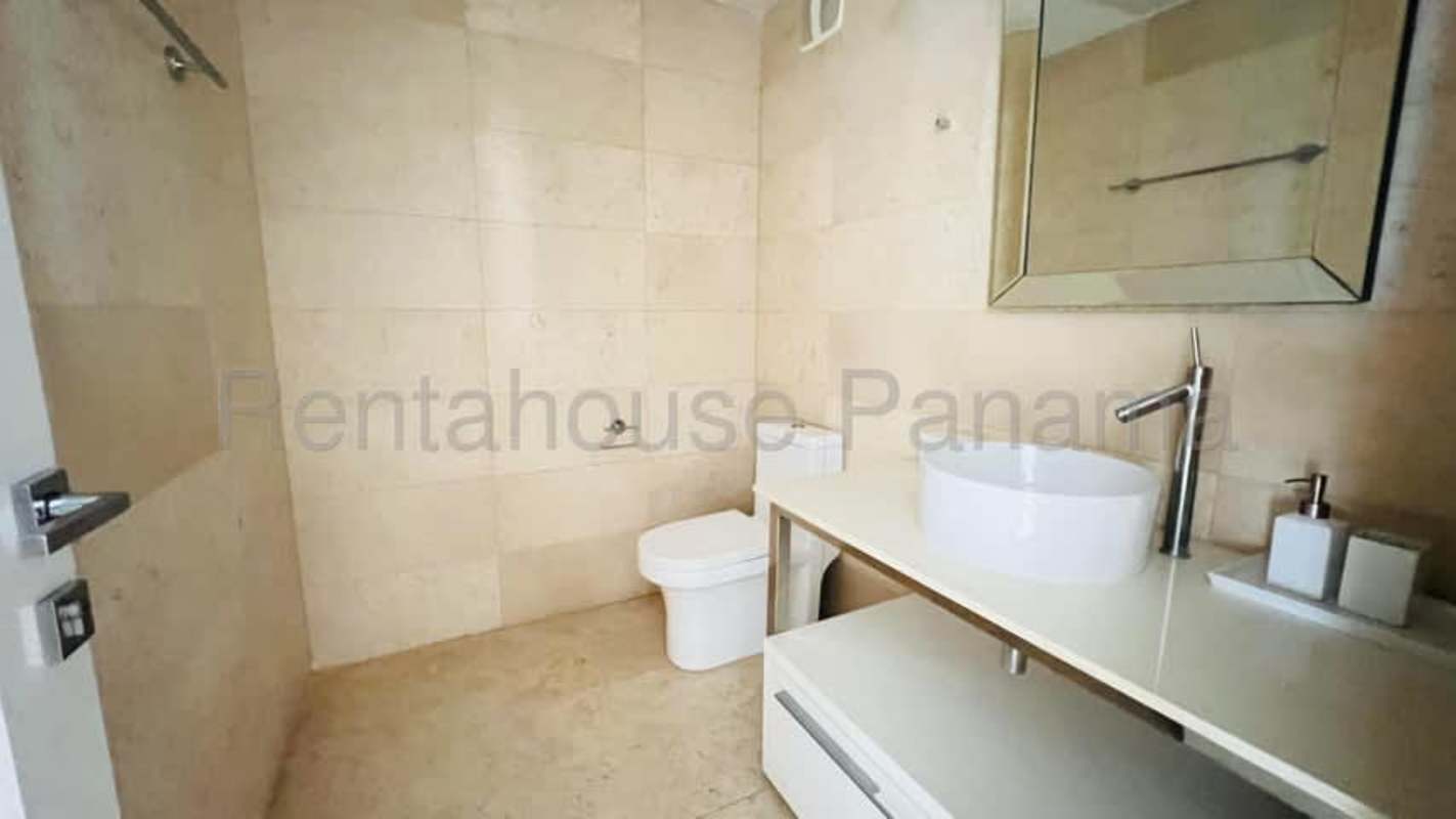 Luxury Penthouse Rent YOO Panama Avenida Balboa in Bella - View 5