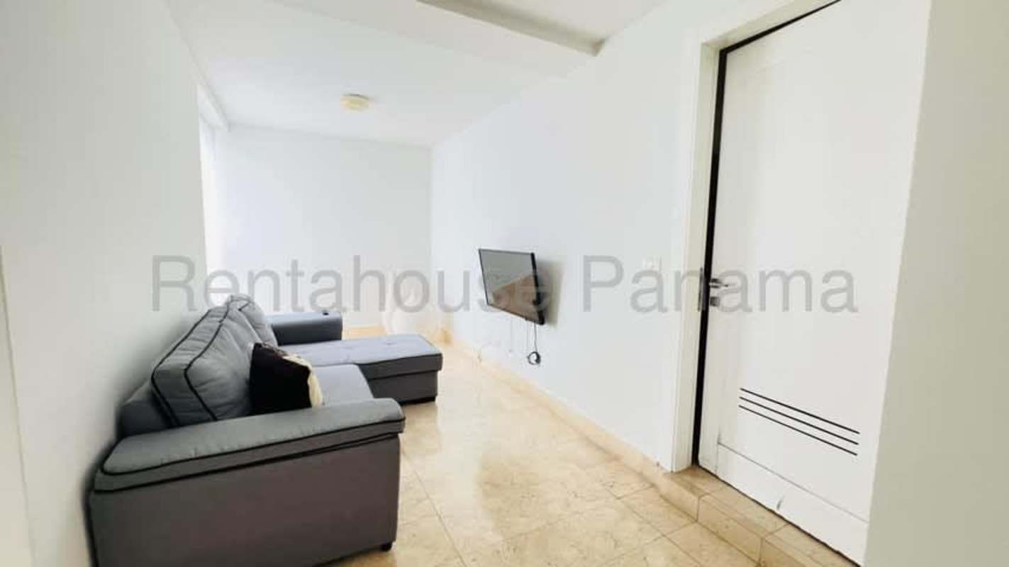 Luxury Penthouse Rent YOO Panama Avenida Balboa in Bella - View 3