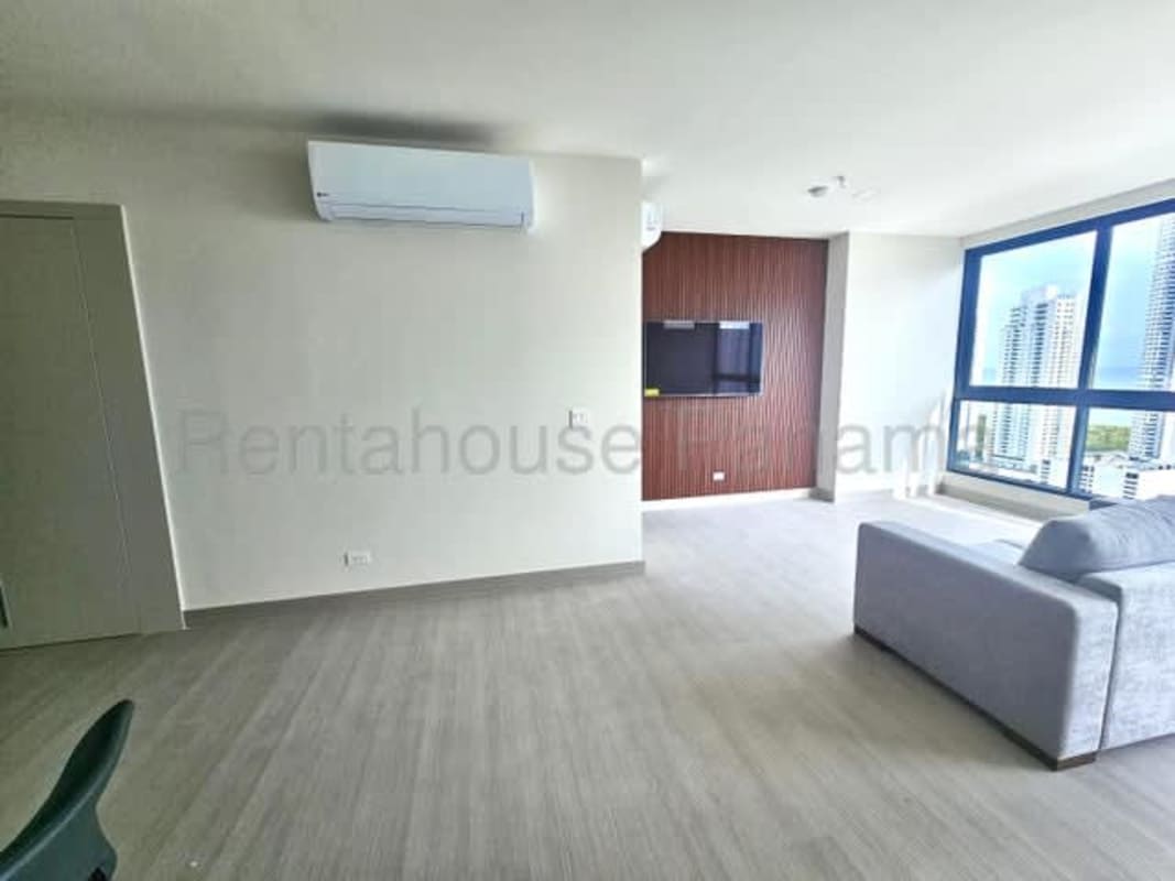 Modern kitchen marble counters built-in appliances PH Arcadia Costa del Este Panama