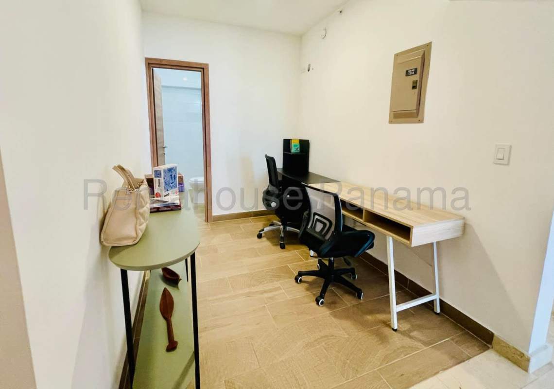 Equipped kitchen with granite counters and appliances in PH Dynasty Bella Vista Panama