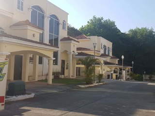 House for Sale in Clayton - 3 bedrooms