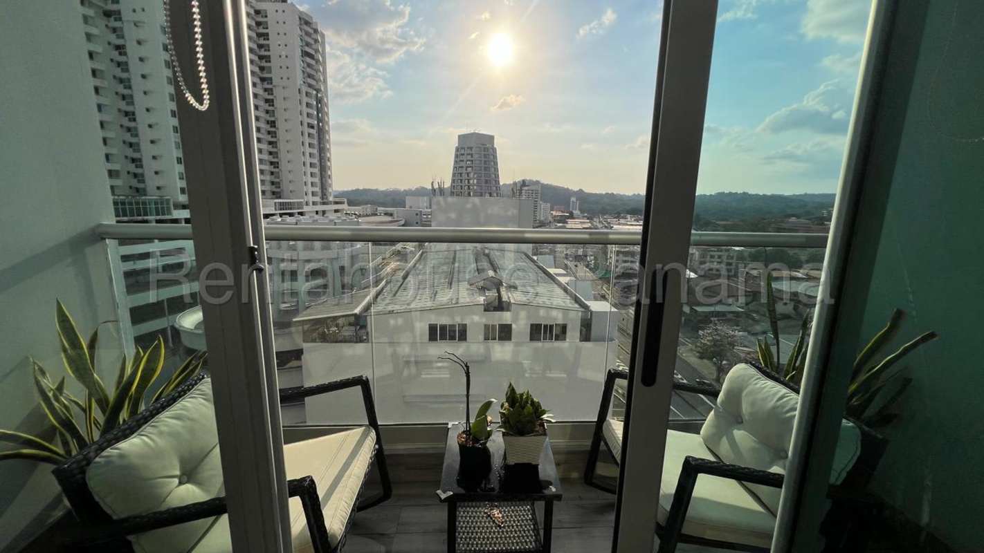 Equipped modern kitchen with granite countertops in PH Vivendi Green Edison Park Panama City