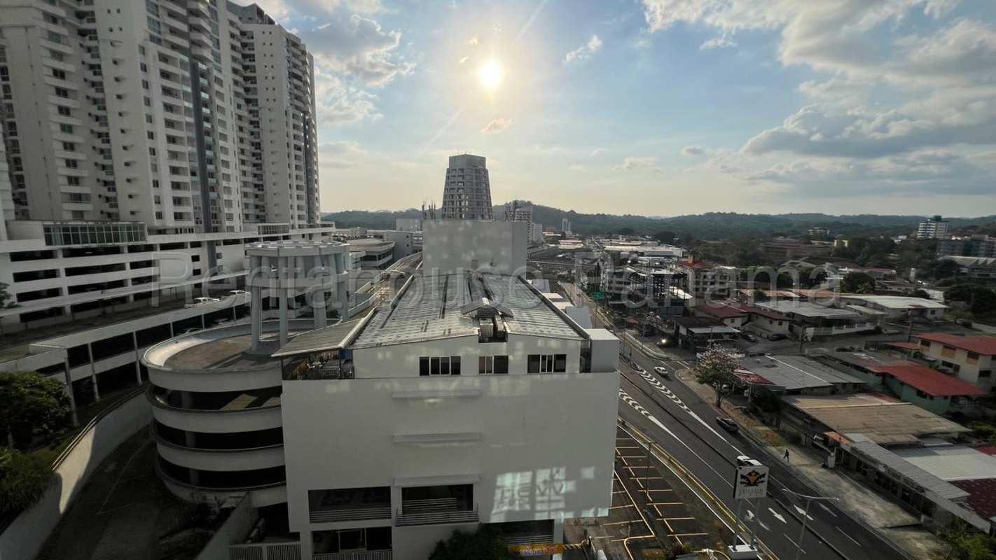 Contemporary bathroom with glass enclosed shower and modern vanity PH Vivendi Green Edison Park