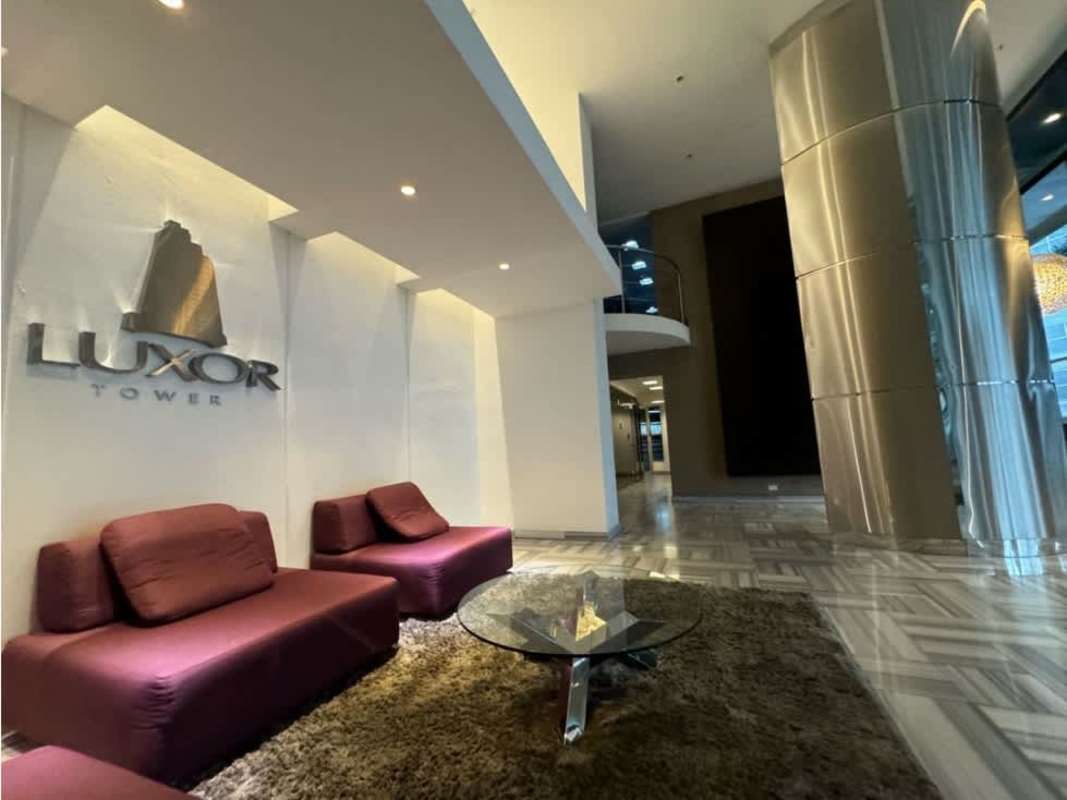 Rooftop infinity pool with skyline view Bella Vista Panama PH Luxor