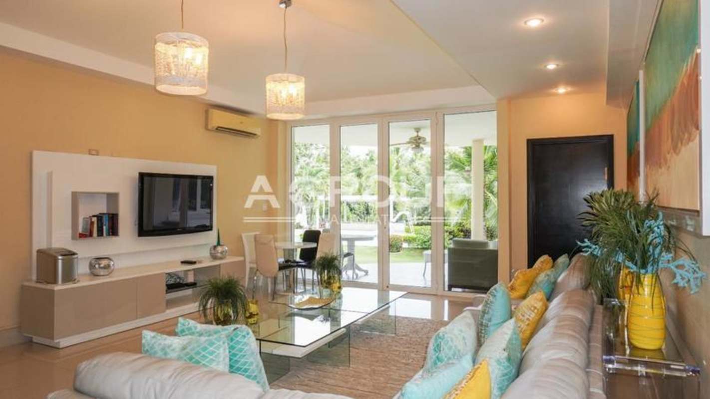 Luxury pool with jacuzzi in exclusive beachfront villa estate Santa Clara Panama