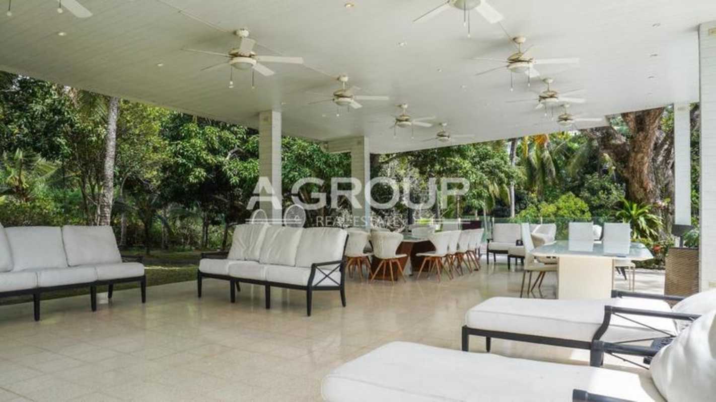 Spectacular 9BR Beachfront Villa on Large Lot Santa Clara