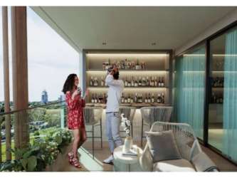 Modern bathroom with walk-in shower vanity PH Explora Tower 2 Panama Pacifico