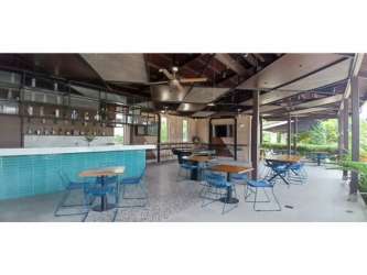 Swimming pool with sun deck PH Explora Tower 2 Panama Pacifico amenities