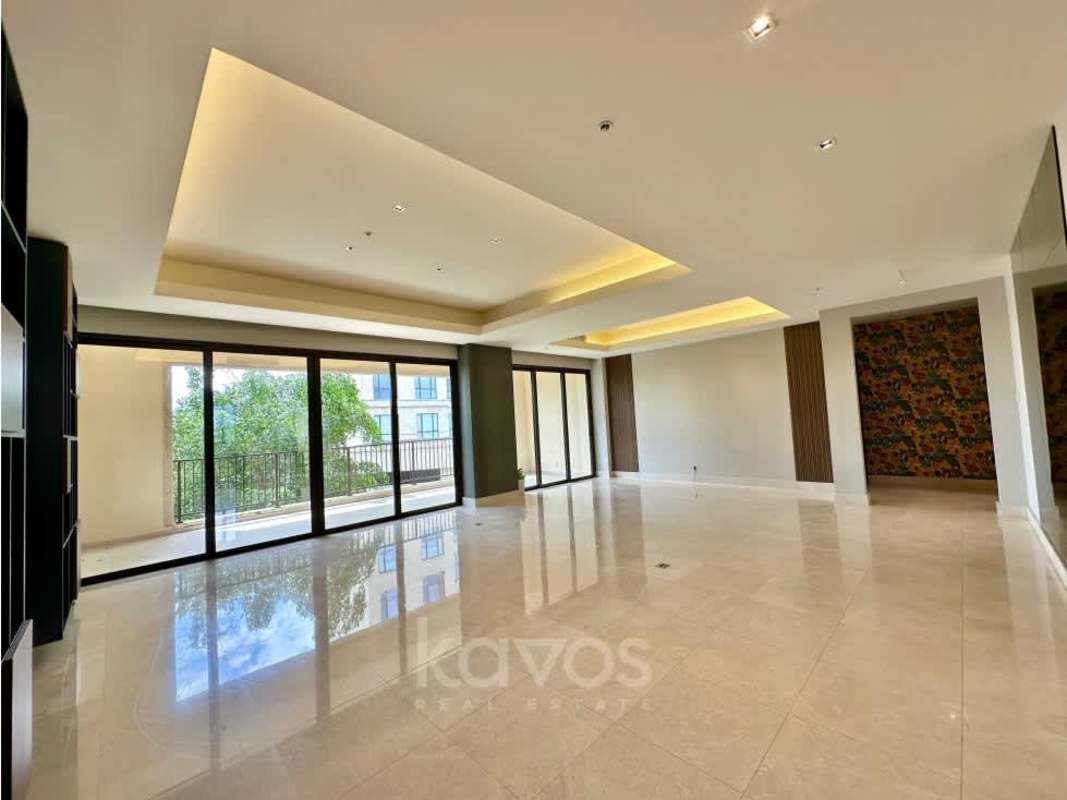 Outdoor terrace with pergola, bbq area, city view PH Santa María Court Panama