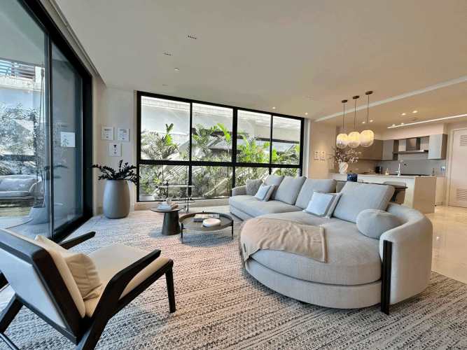 Elegant master bedroom with king space, ocean view, walk-in closet in PH Dupont Panama.