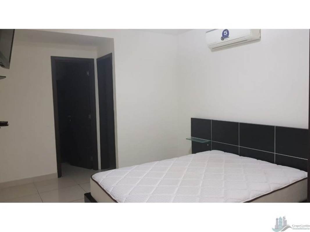 Dining room with ocean view and balcony at PH Allure Avenida Balboa Panama