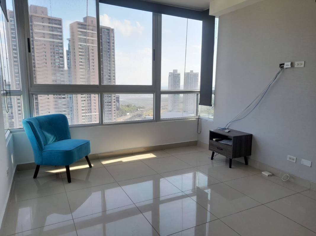 Bright bedroom with city view and AC in PH Top Tower Costa del Este Panama