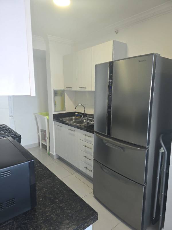 Remodeled kitchen with granite countertops, stainless appliances PH Alcázar San Francisco Panama