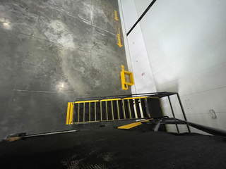 Industrial Warehouse with Office for Sale and Rent in 24 de Diciembre - 0 bedrooms