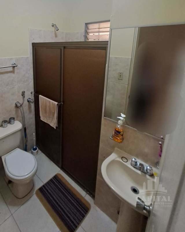 Secured fenced side yard Altos de la Castellana Panama