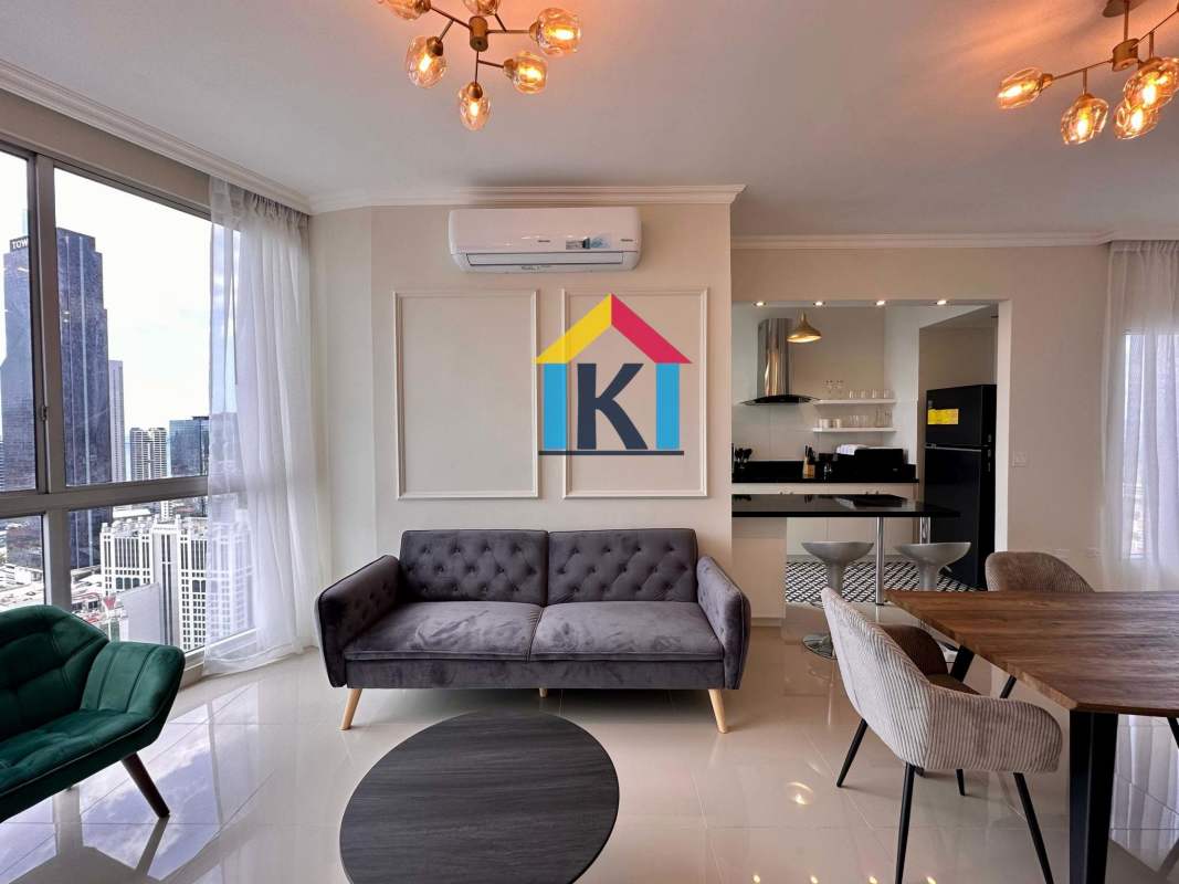 Spacious bedroom with large window city view, ensuite bath in PH Denovo Obarrio Panama City