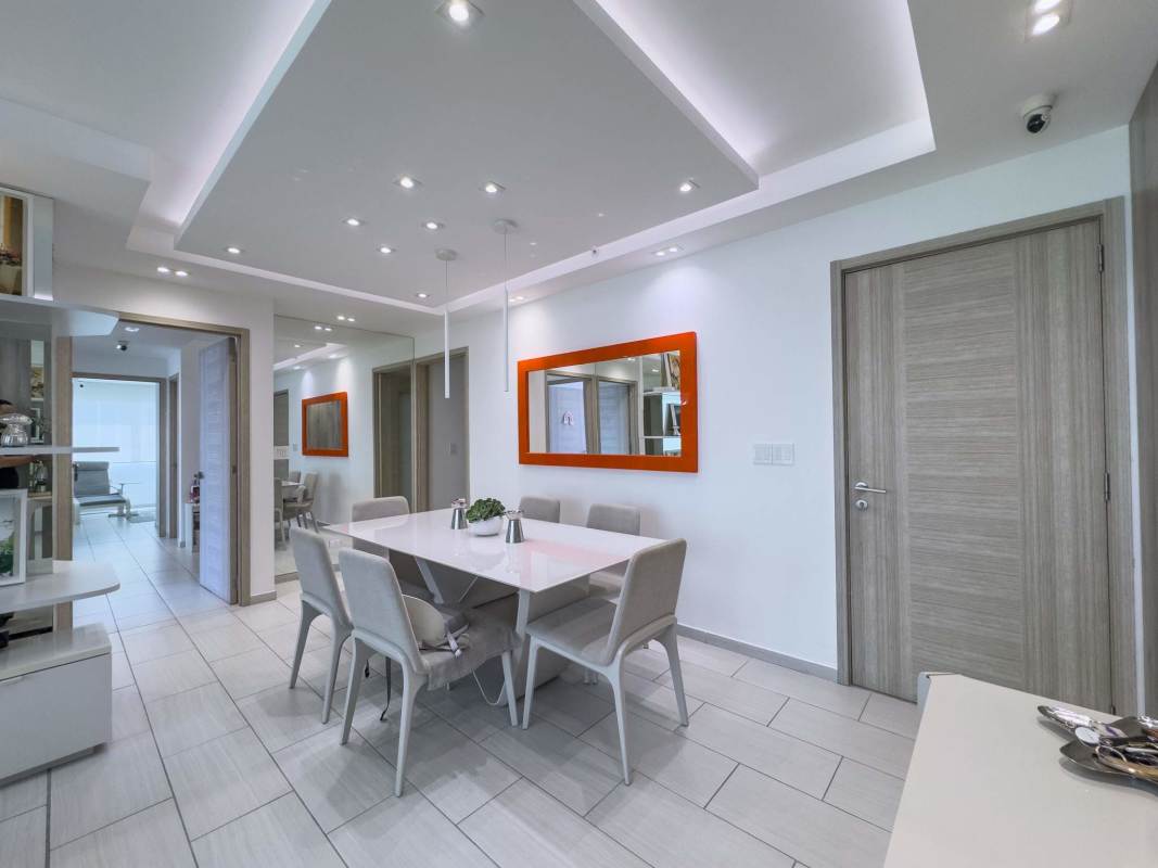 Contemporary dining area with modern lighting at The Towers San Francisco Panama