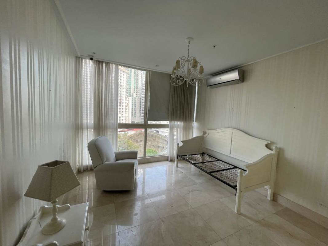Large master bedroom with waterfront views in PH D1 Punta Paitilla Panama City
