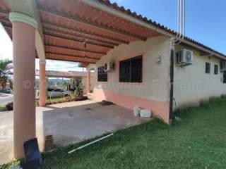 Single-family home for Sale in Vista Alegre - 3 bedrooms