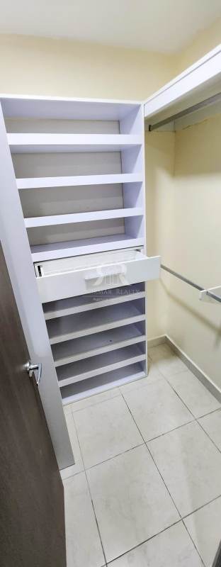 Modern 2BR Apartment with Balcony in PH Miro, El Cangrejo