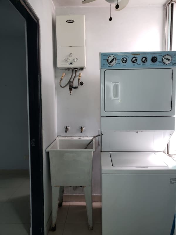 Master bedroom with large closet and en-suite bathroom PH Tao Tower in Panama City