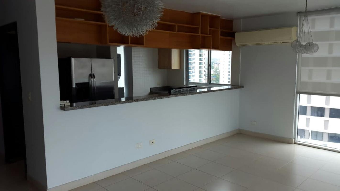 Large balcony terrace overlooking the city skyline at PH Tao Tower San Francisco