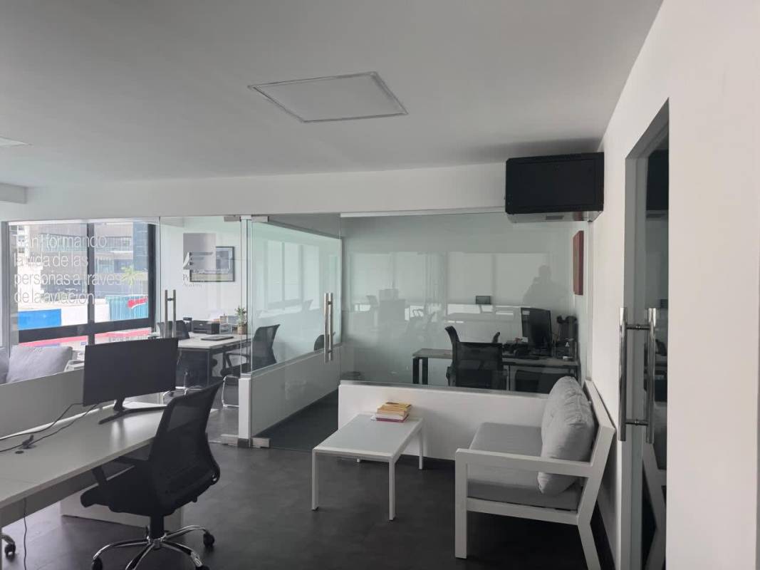 Furnished office spaces with glass walls panoramic windows Torre Versatec Panama