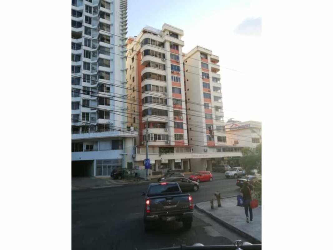 Modern condominium tower exterior with balconies in PH Altos del Golf San Francisco Panama