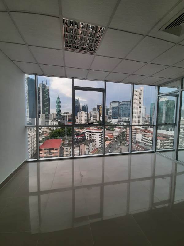 Large windows with skyline commercial office PH Brazil 410 Obarrio Panama City