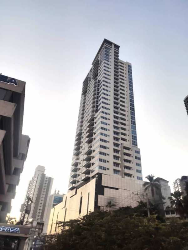 Infinity rooftop swimming pool with panoramic city skyline view at PH Signature Point Panama