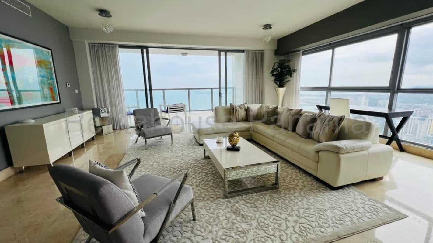 Floor-to-ceiling windows with ocean and skyline views in PH Yacht Club Penthouse Panama