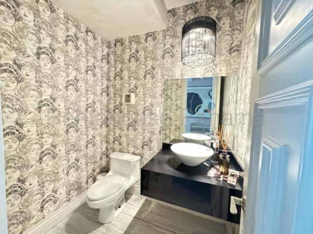 Luxury bathroom with glass shower, marble finishes in PH Oceanaire Punta Pacifica Panama